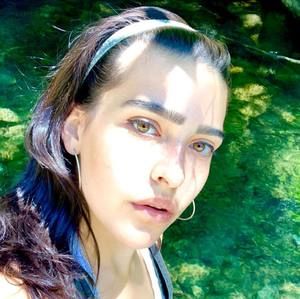 Meet your Posher, Gabriela